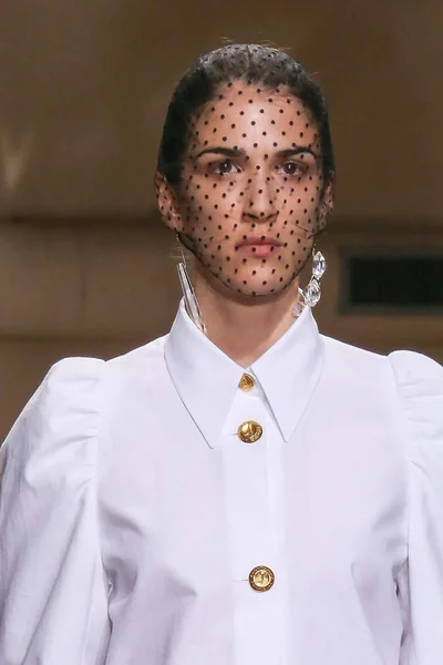 Look 1